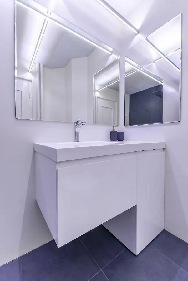 Home Sweet Home - Spacious Two Bedroom On Dondukov Boulevard Sofia Apartment